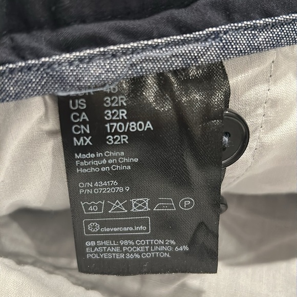 BNWT Size 32 H&M slim fit shorts, 2 side pockets, 2 back pockets and belt loops - Picture 4 of 10